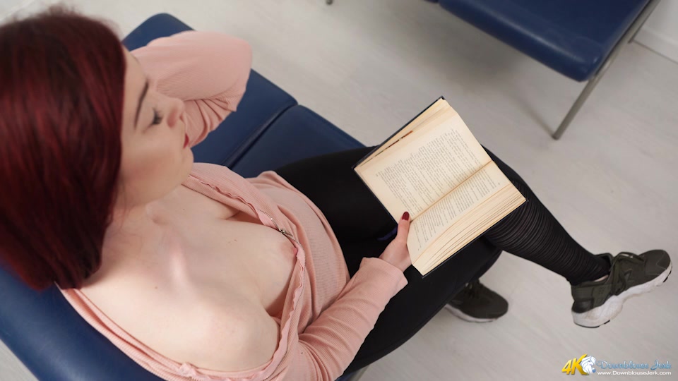 Cleavage Pervert - DownblouseJerk