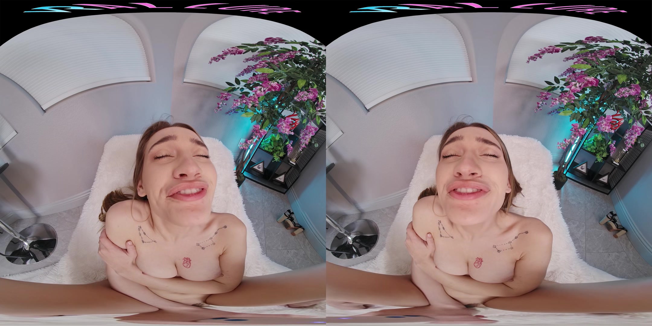 Perky brunette spinner plays with her sweet pussy in VR