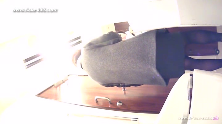 peeping Korean restaurant toilet.21