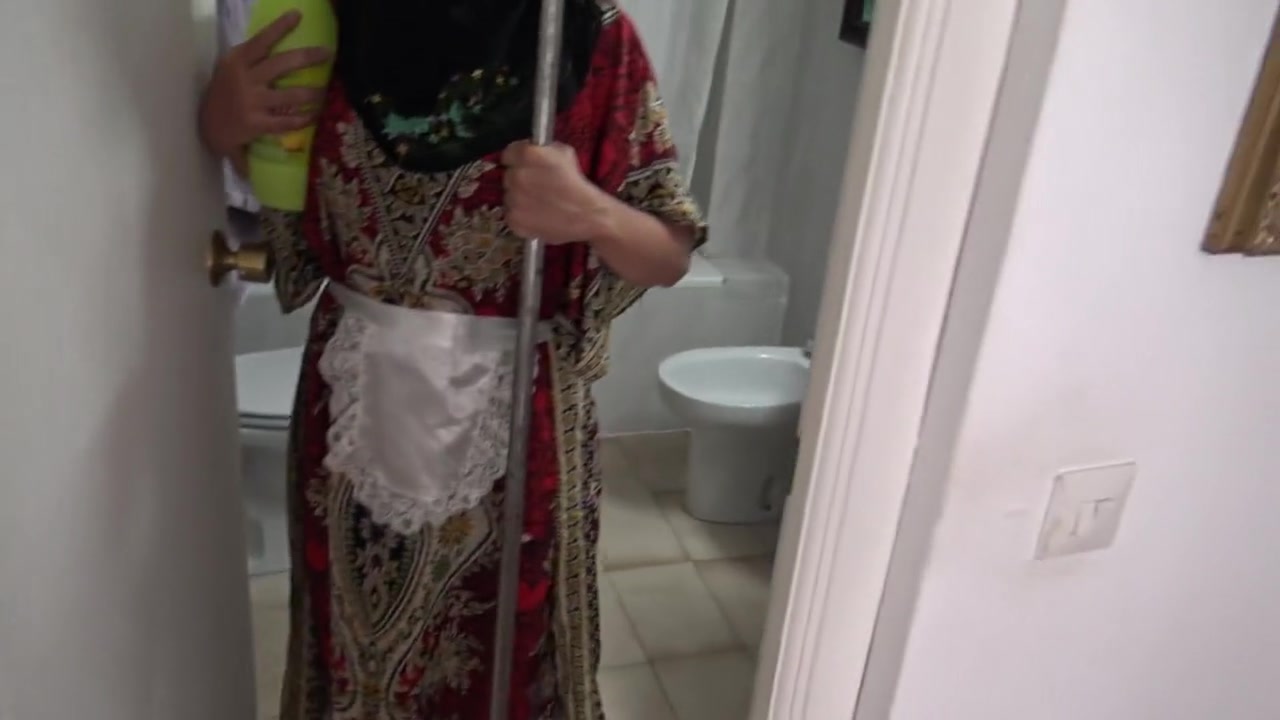 Arab Maid Pleasing Iranian Boss In London سکس با زن جنده همسایه امیر توروخدا بزار برم