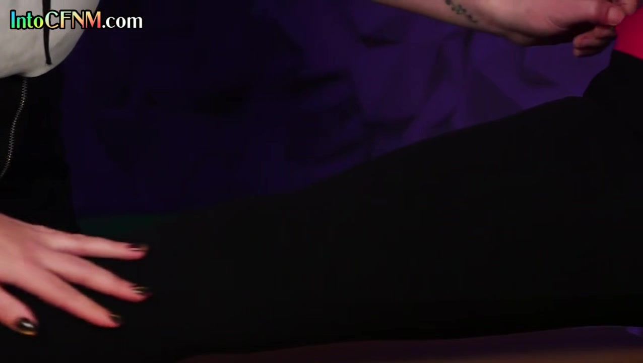 Deepthroating CFNM amateurs take turns