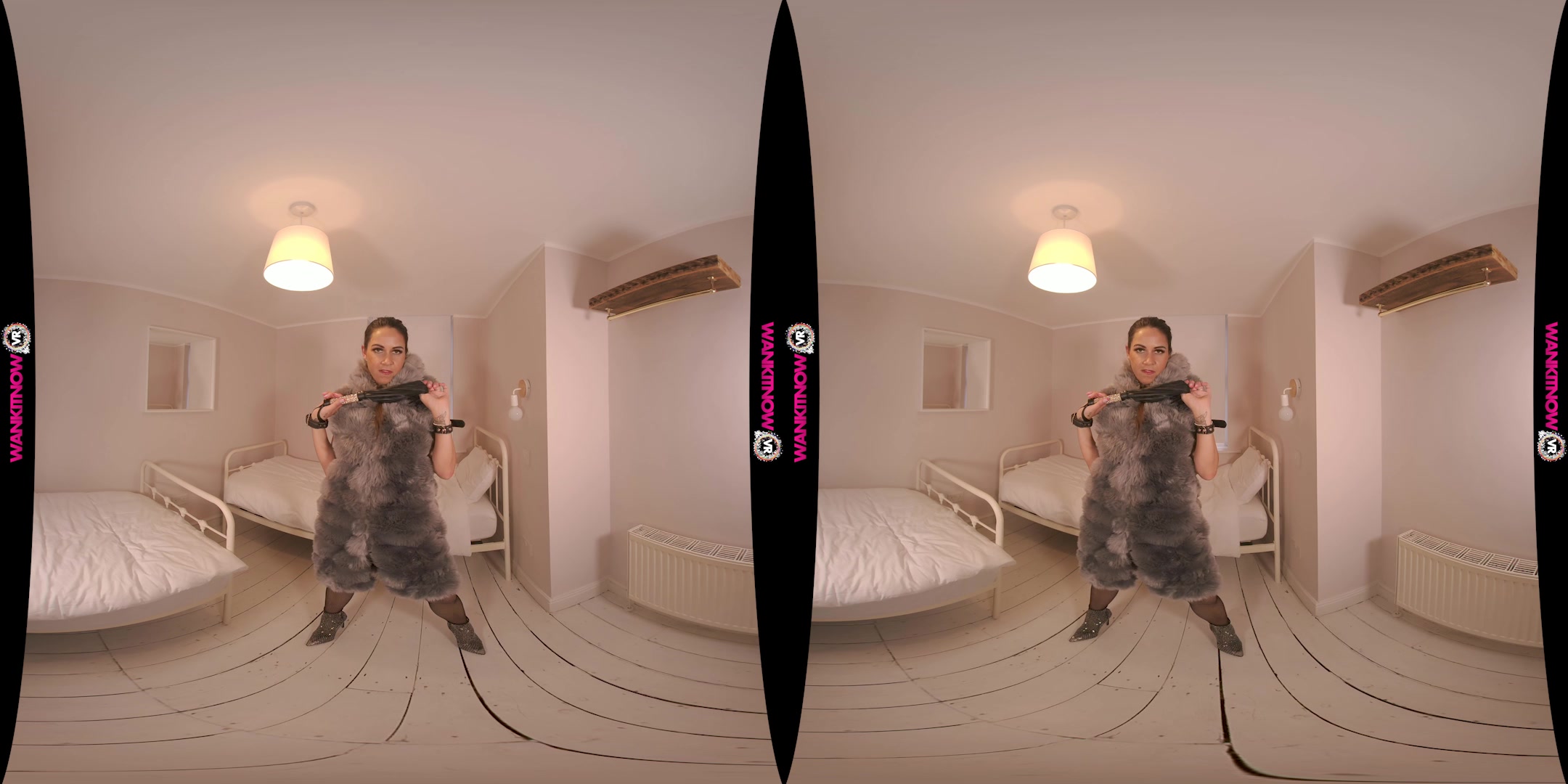 Get Naked featuring Roxxy Lea - WankitNowVR