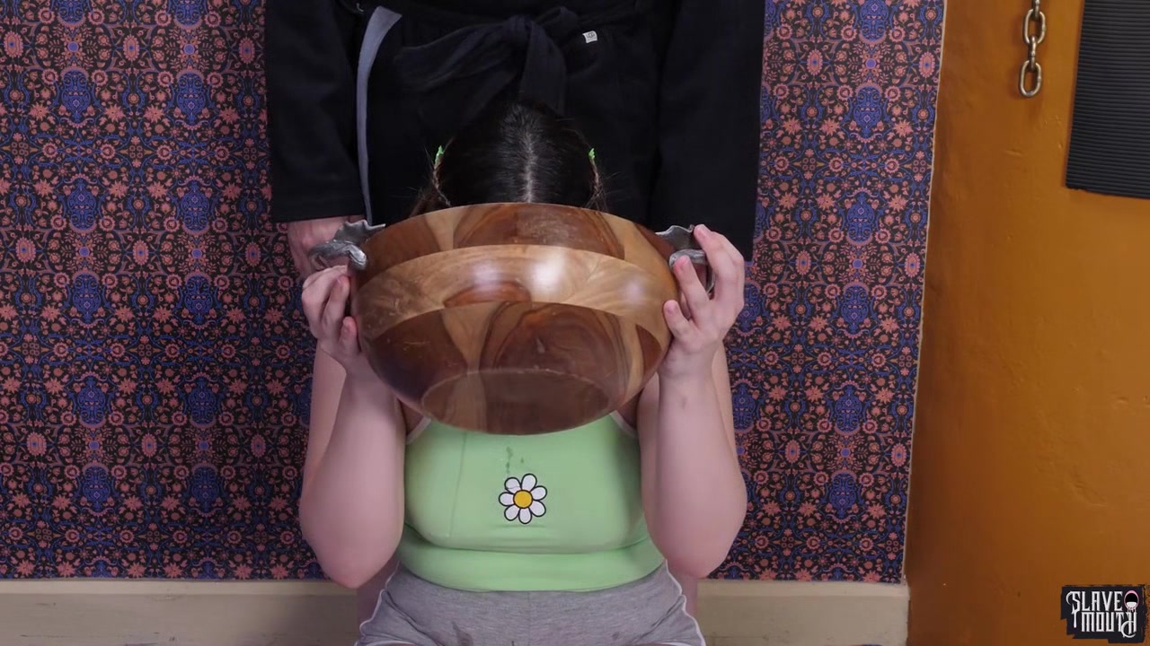 Lexi Grey drinking her lords piss