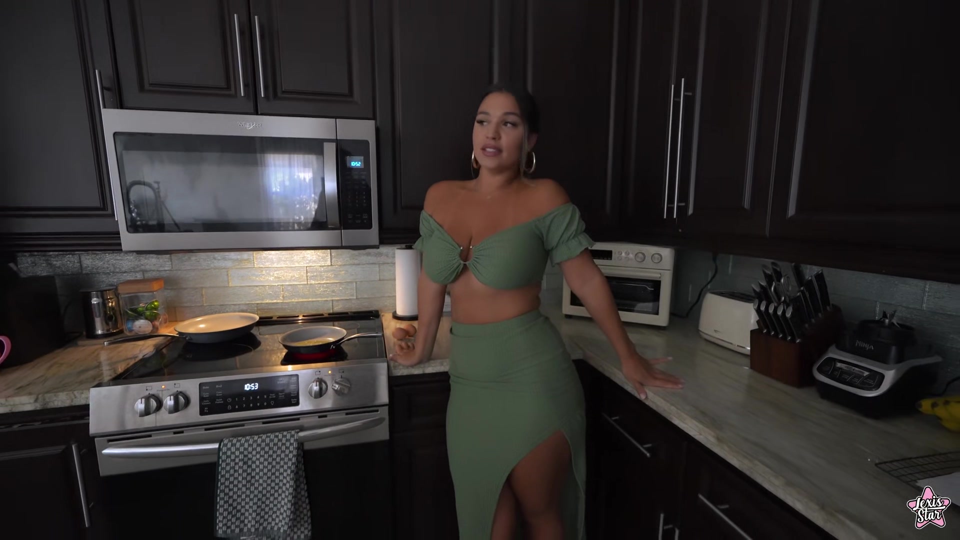 Omg Stepmom Gets Massive Facial - Lexis Star