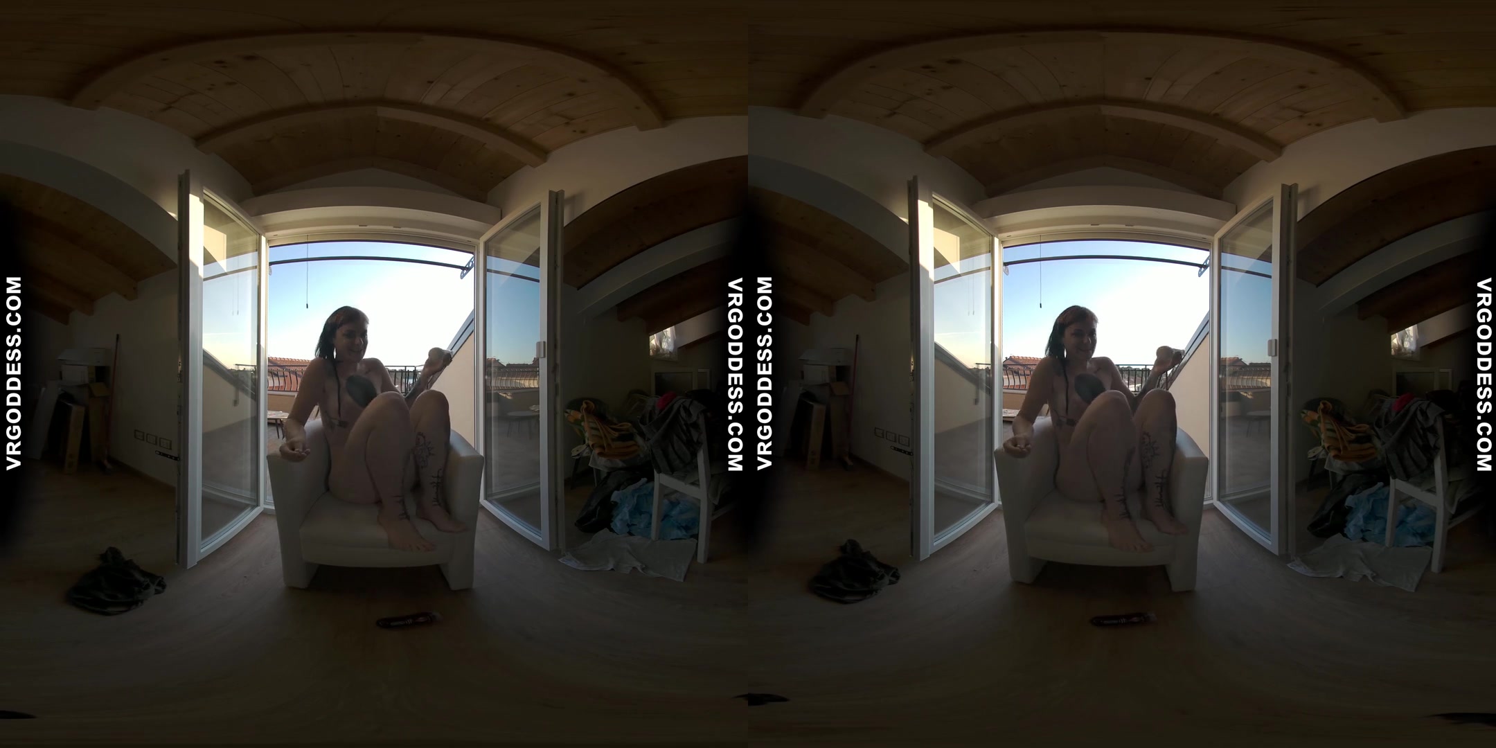 Risky Public Masturbating Hot Girl Brille Gets Caught By Tourists Gets Her Period finished at home