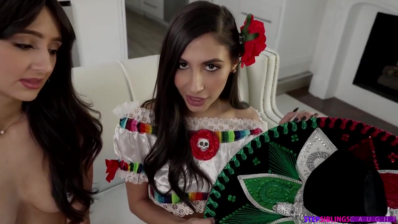 Stepsisters Have An Orgasmic Blowout