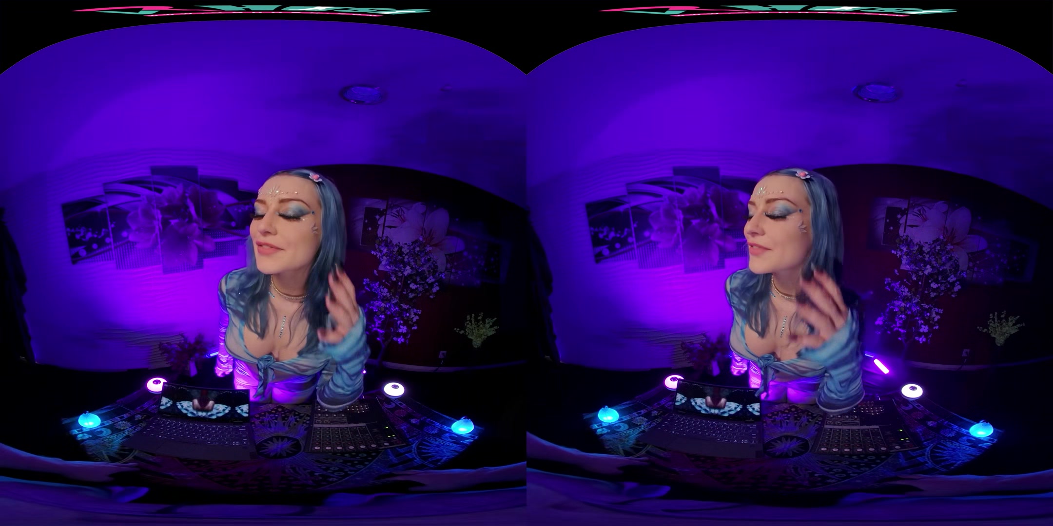 VRHUSH Festival lights with busty babe Jewelz Blu