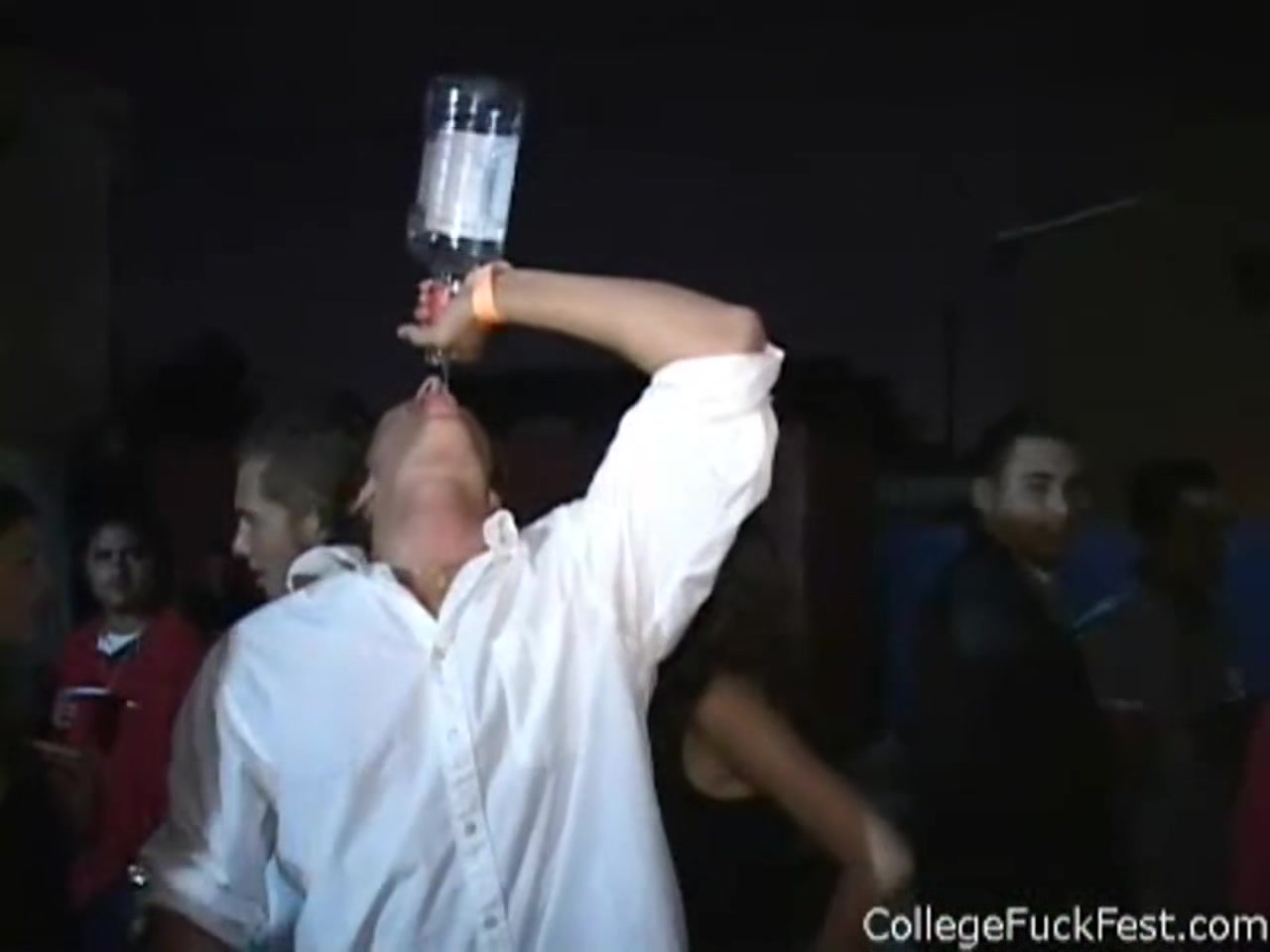 College teen fuck slut gets banged