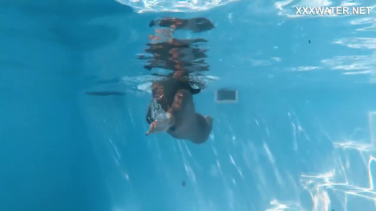 Venezuelan Juicy teen 18+ Showing Big Tits Underwater