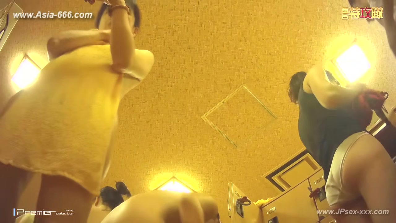 japanese public bathroom changeroom.96