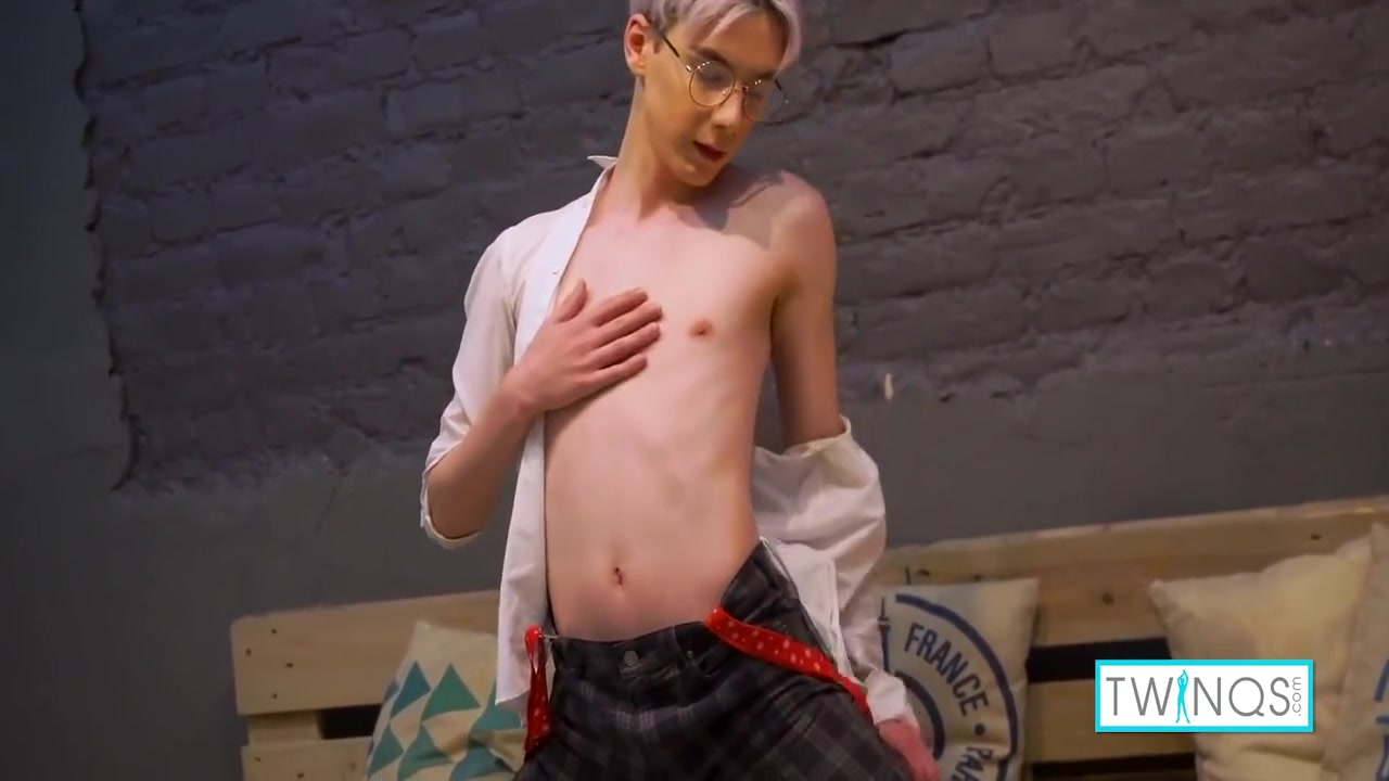 Karol Gajda And Solo Boy - Handsome Takes His Time To Reach To Orgasm! 10 Min