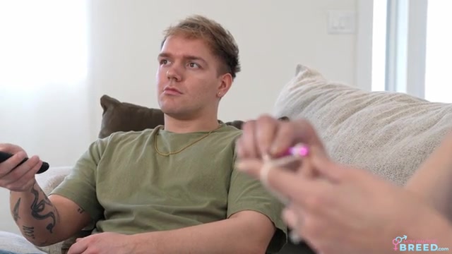 I Dont Care Who Breeds Me - S4:E8 - Momlover