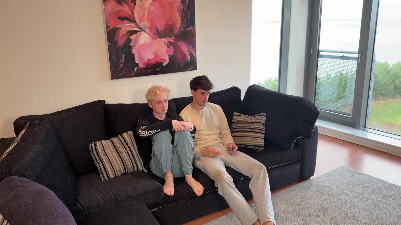Blonde Twink Dude Sucks Cum Out Of His Mate Whilst He Video Games Fornite