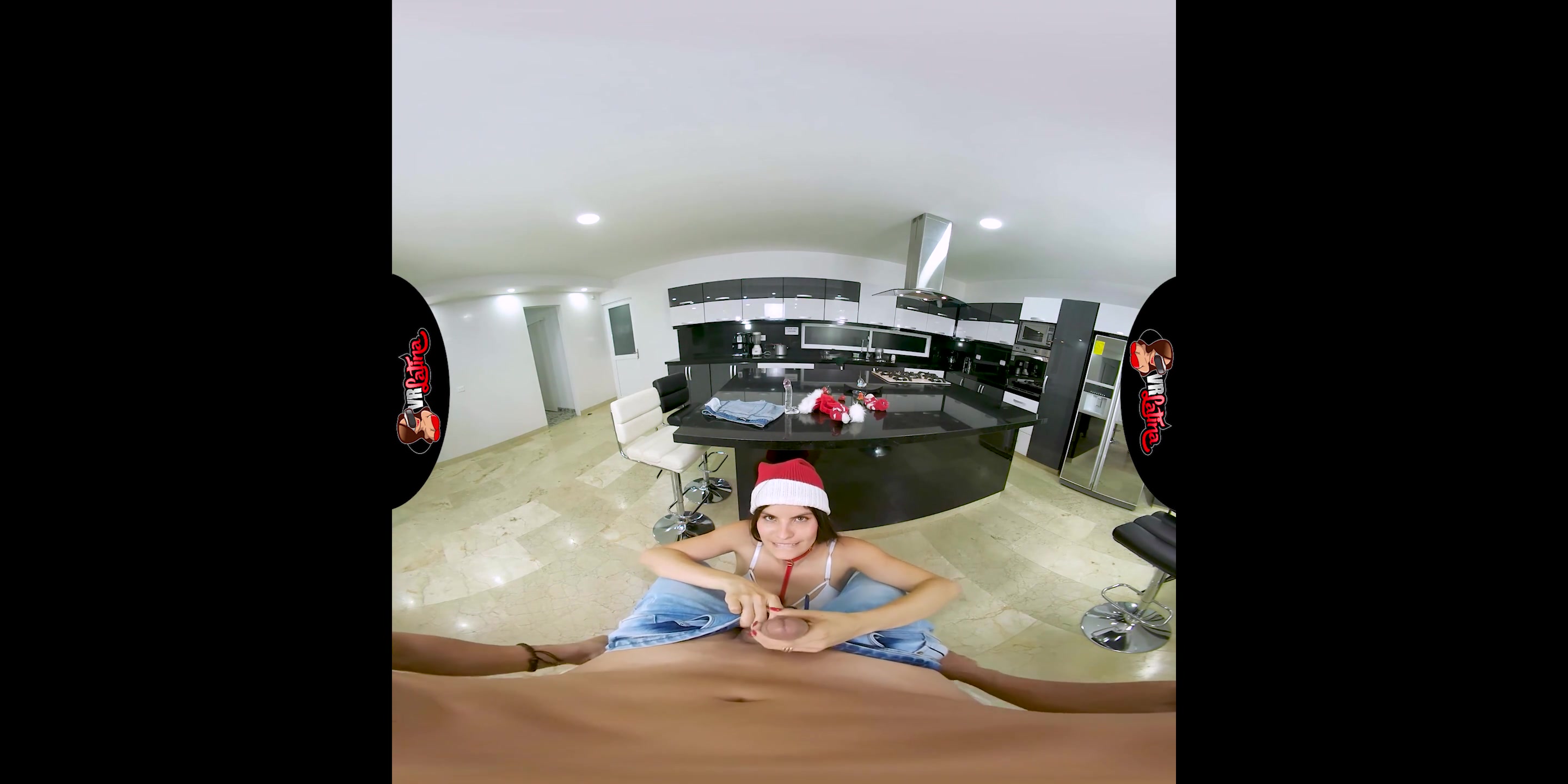 Tatiana Morales in Elf On Myself - VRLatina