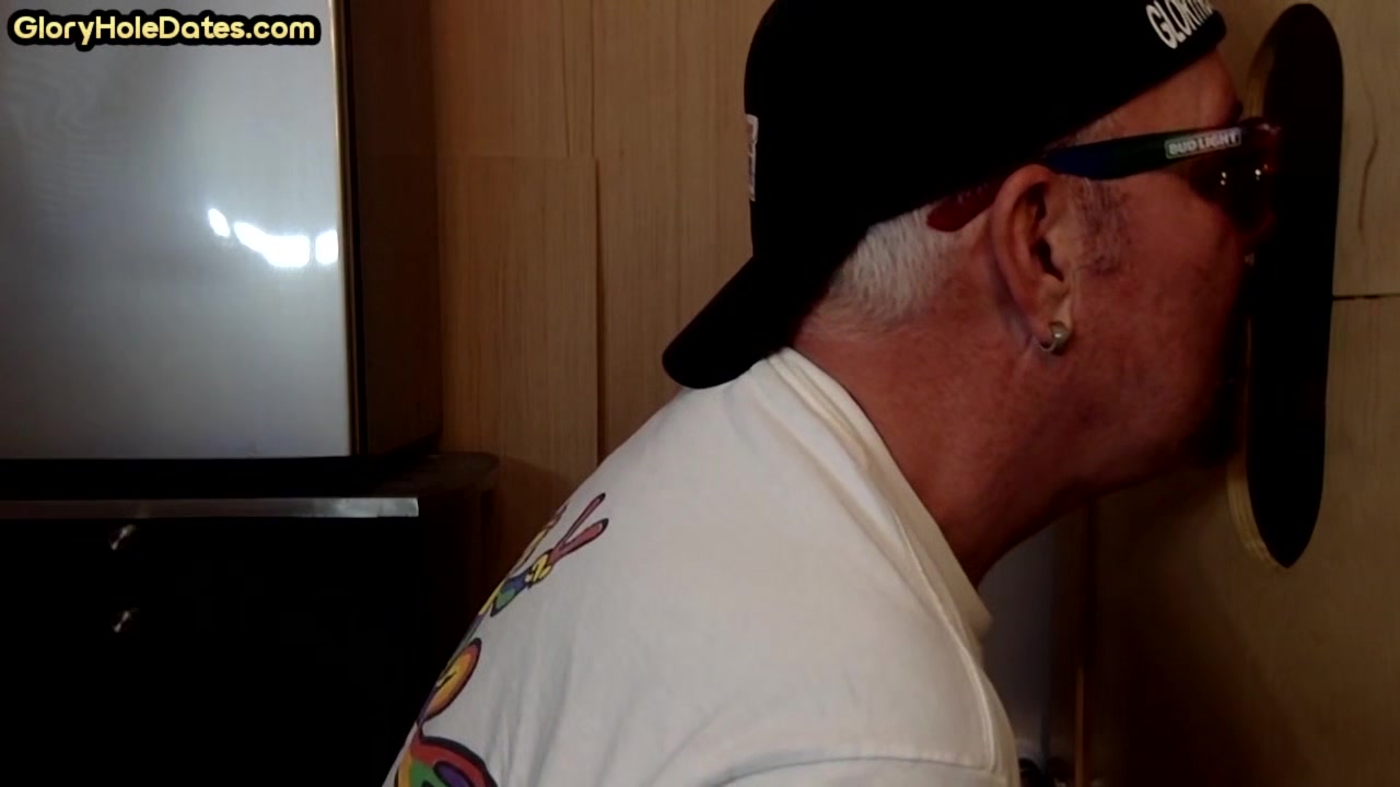 Gloryhole DILF sucks Black cock be4 fucked by white in sling