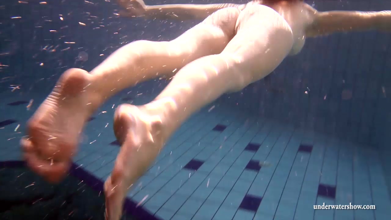 UnderwaterShow Video: Mia