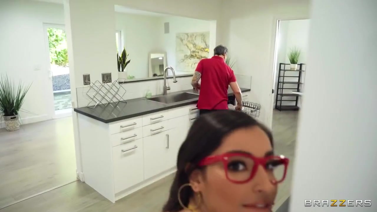 Step fathers Friend Fills Anal Needs With Emily Willis