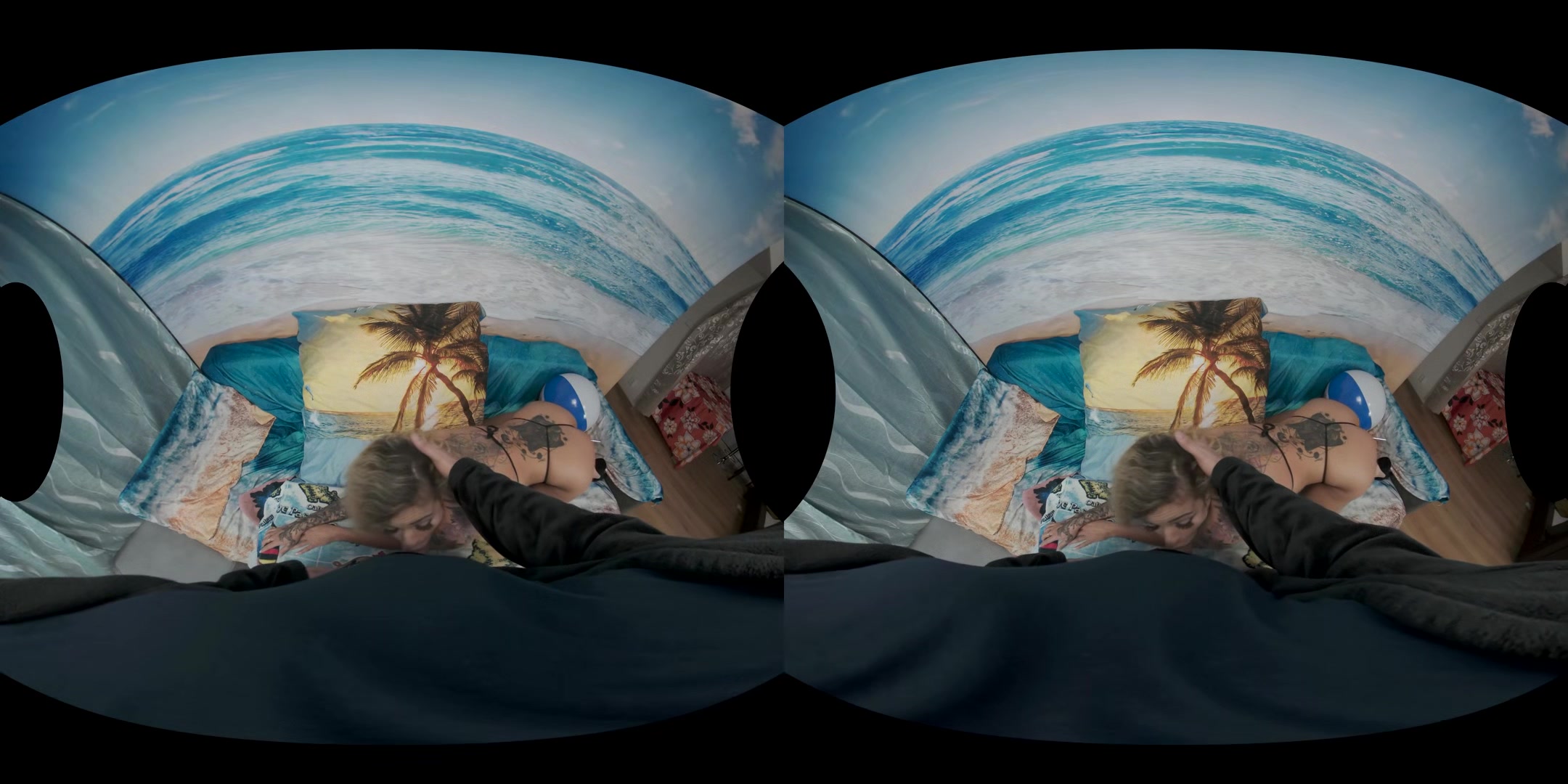 Ria Sunn: Beach Babe - Povcentralvr