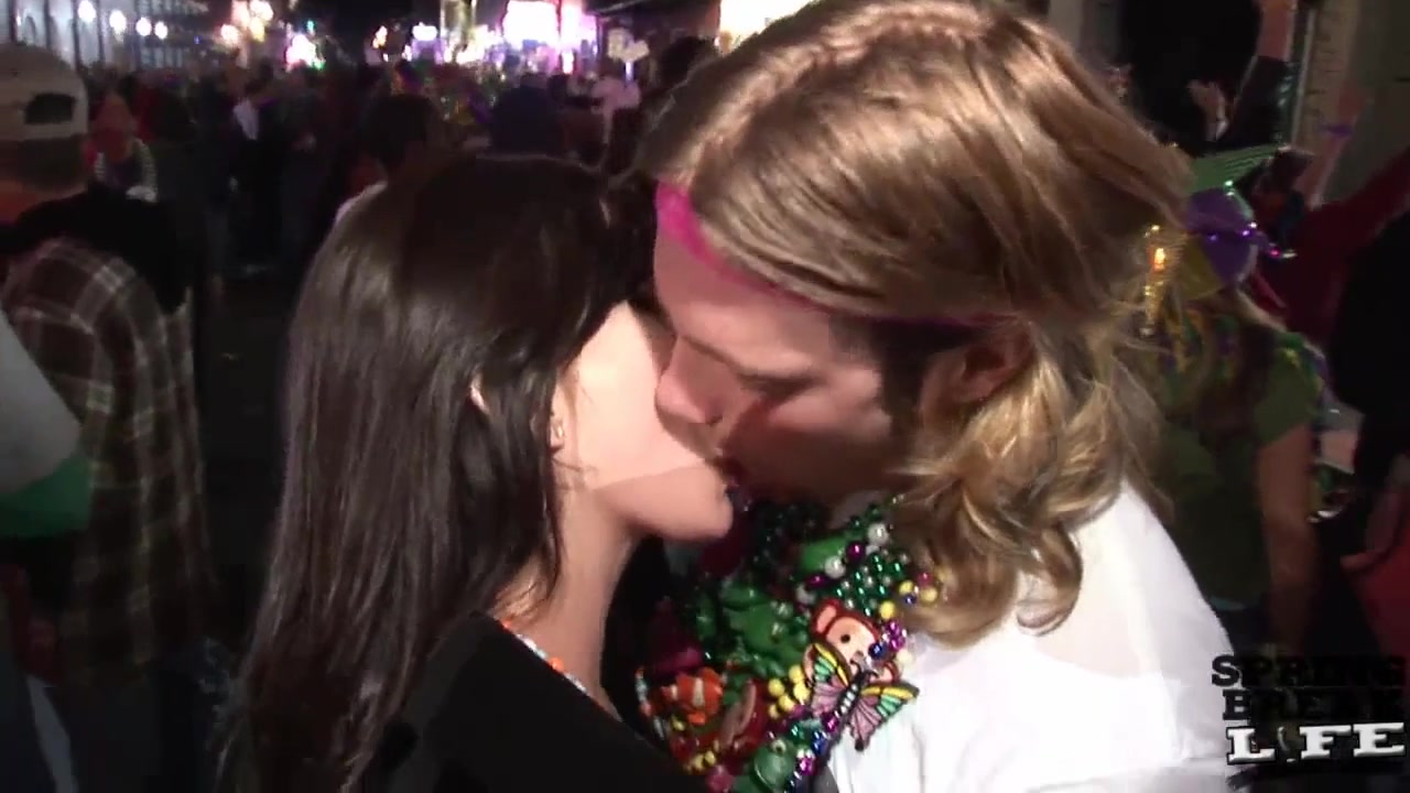 Mardi Gras Party Girls Flashing in Public - SpringbreakLife
