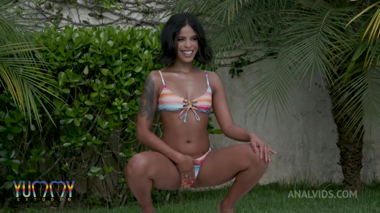 Brazilian Perfect body Natasha Rios squirting, and swallowing