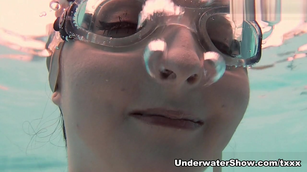 Amfibia Emie Video - UnderwaterShow