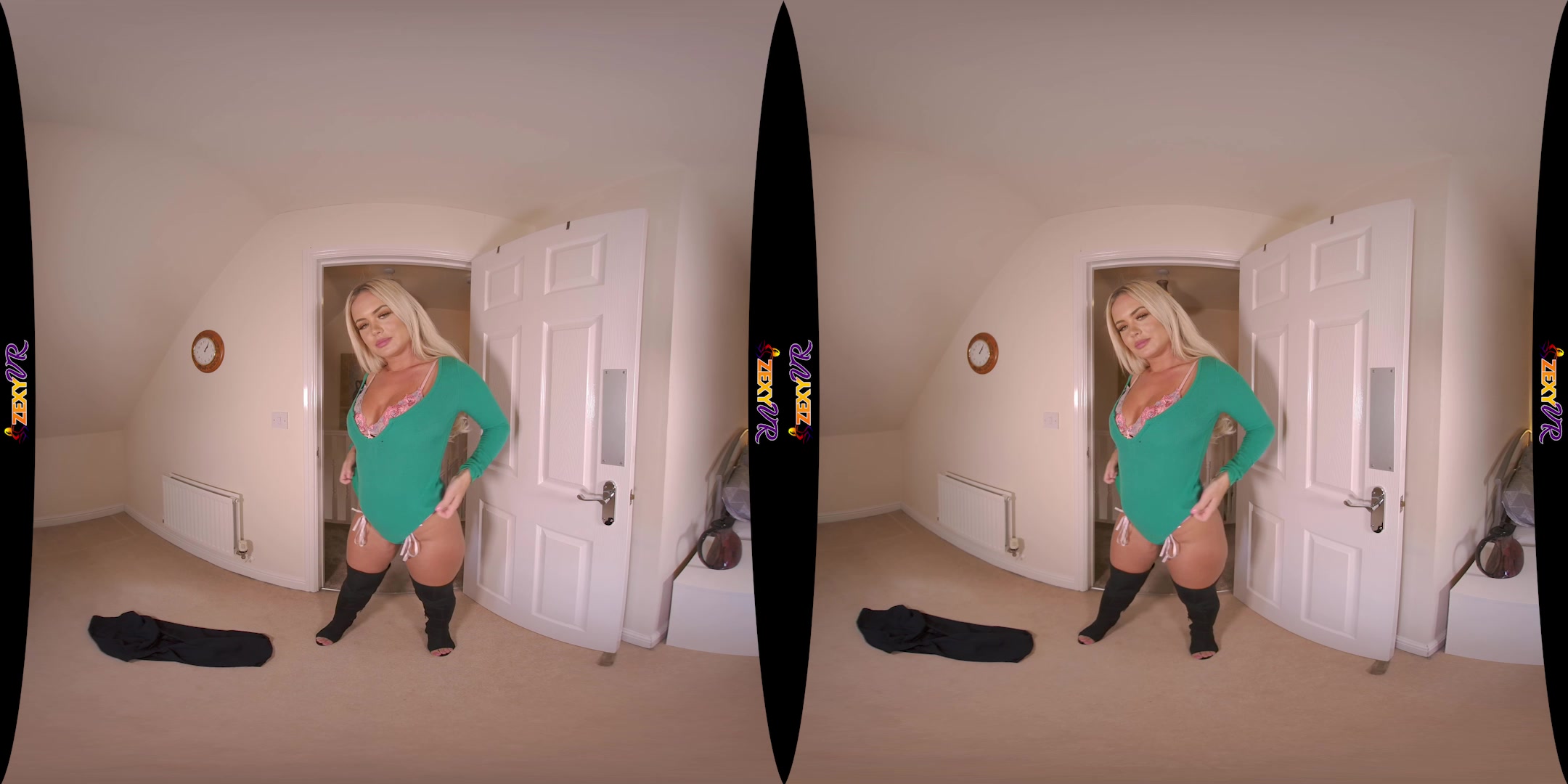 Foreplay featuring Louise - ZexyVR