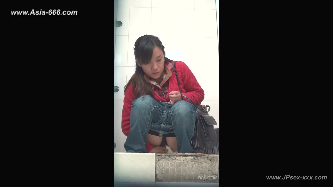 chinese girls go to toilet.141