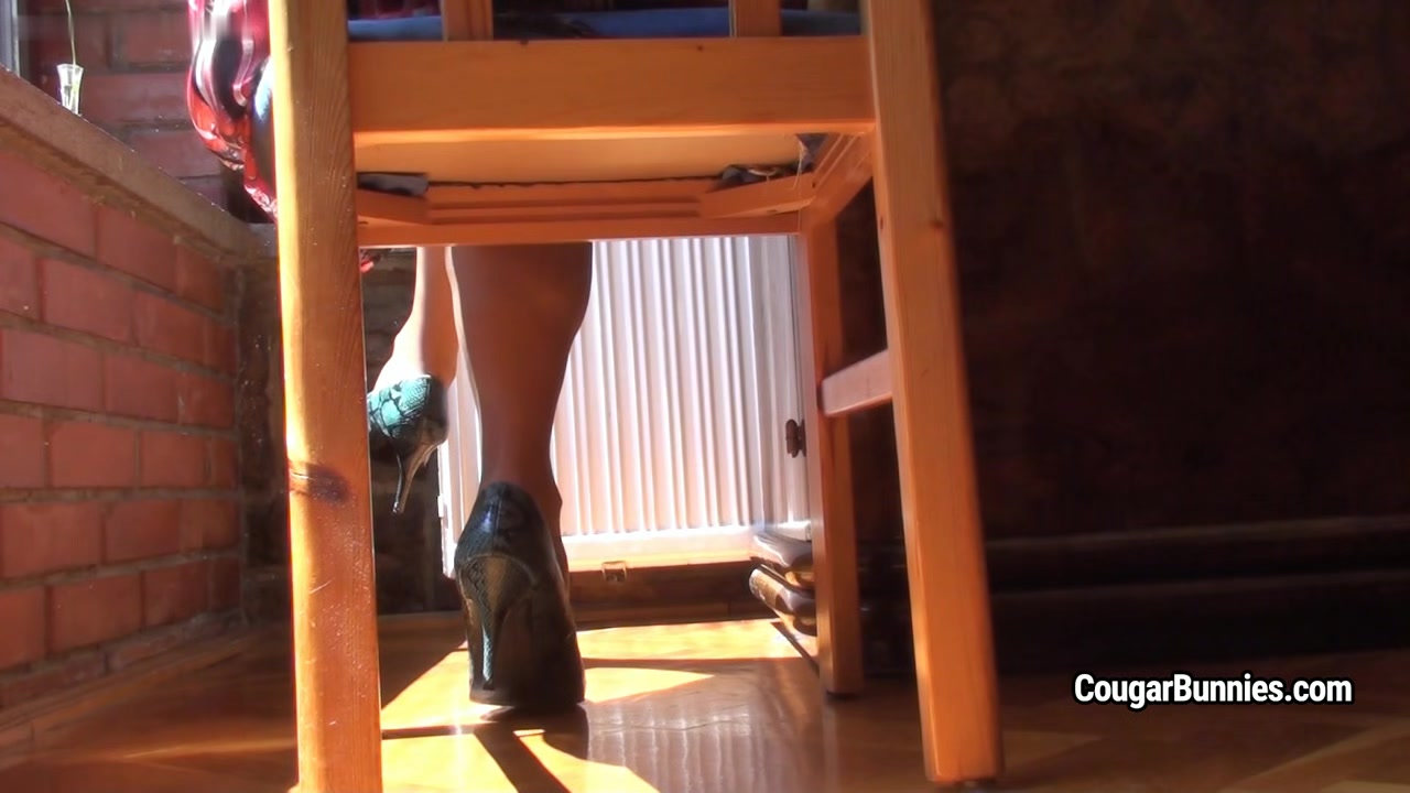 Doris Dawn - Aching Feet- Shoes Fetish