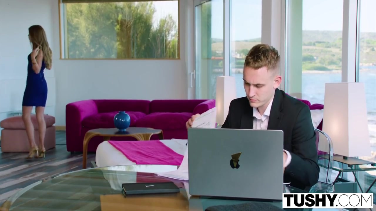 Little Angel In Stunning Seduces Sugar Daddys Assistant