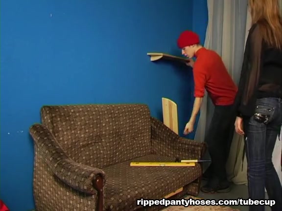 Girl’s pantyhose torn before fuck