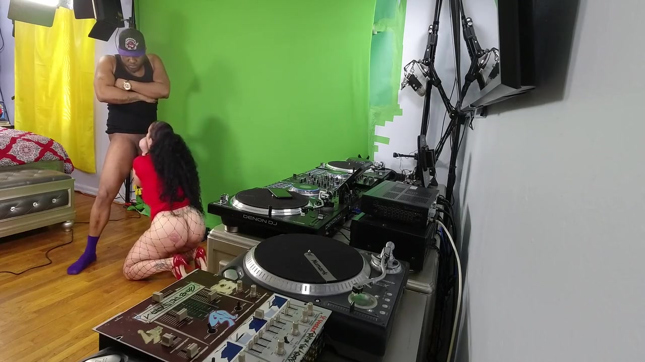 Queen Roguexxx 1 At Camera Angle #2) 4 Min