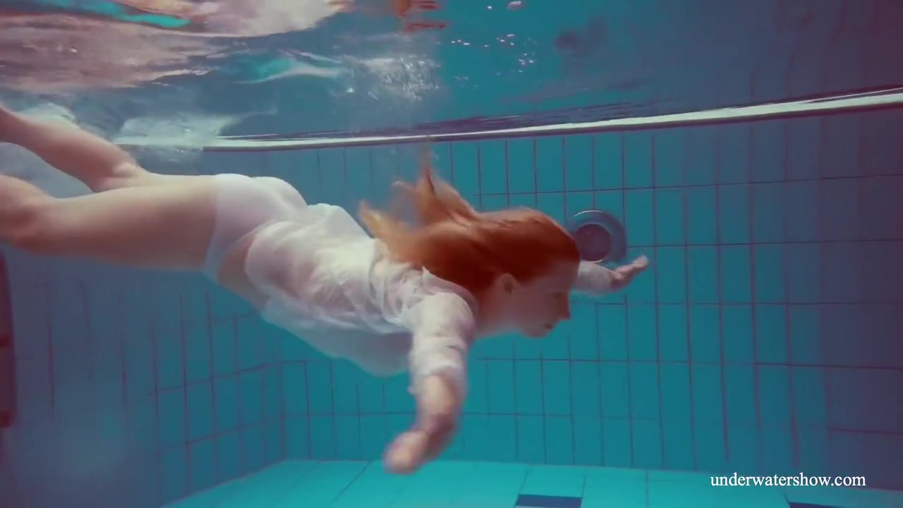 Hot Babe Melisa Darkova Dressed Underwater