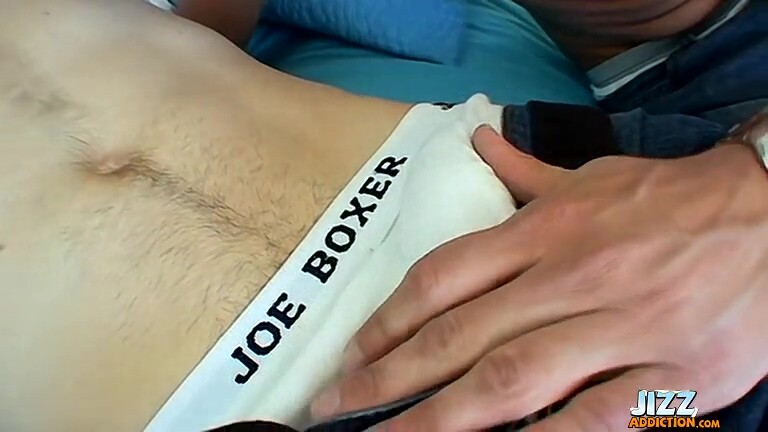 Hoyt Jaeger sucks Mike Roberts after eating his own cum