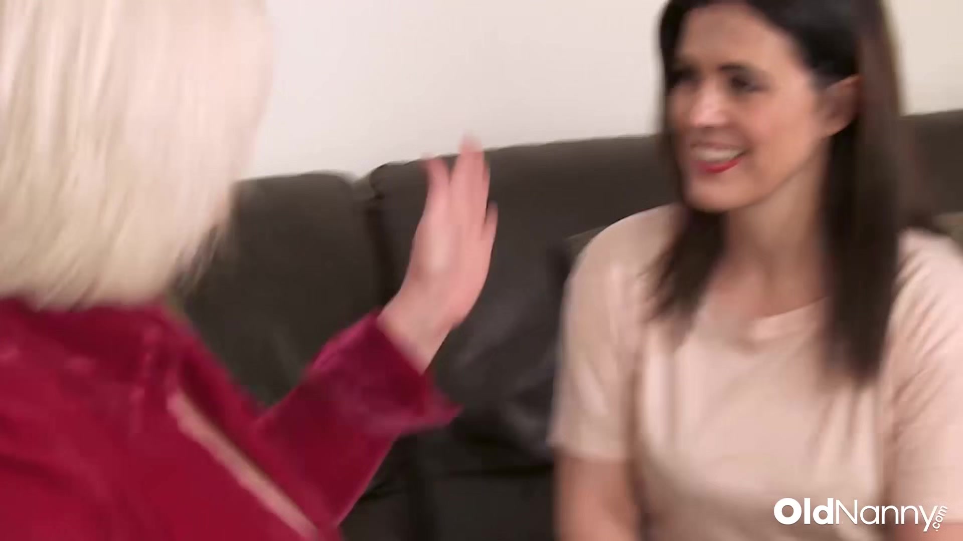 Horny Mature Lesbians Fun During House Tour