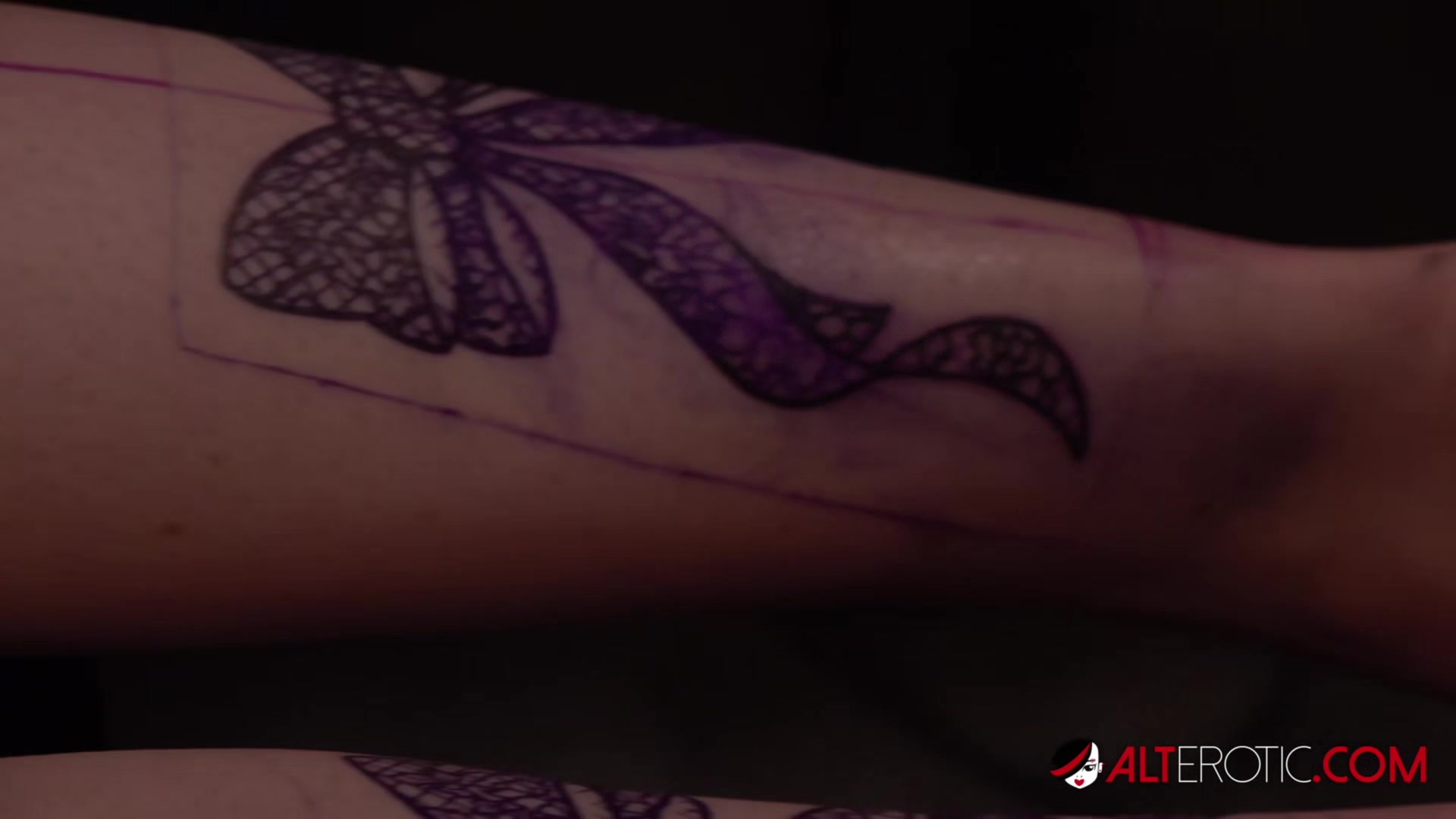 Katie Monroe gets tattooed and double dicked down