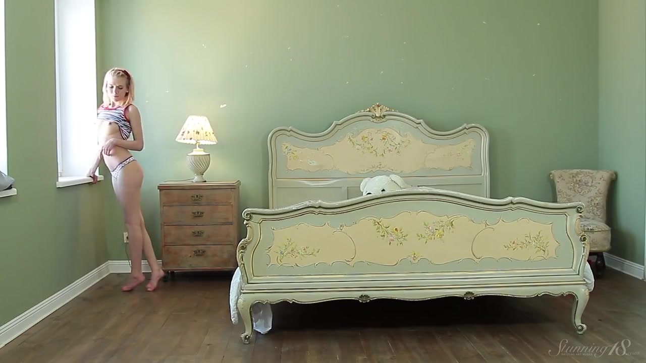 Teddy Bear - Young Lover Mery Does Sexy Strip Tease In Her Comfy Bed!