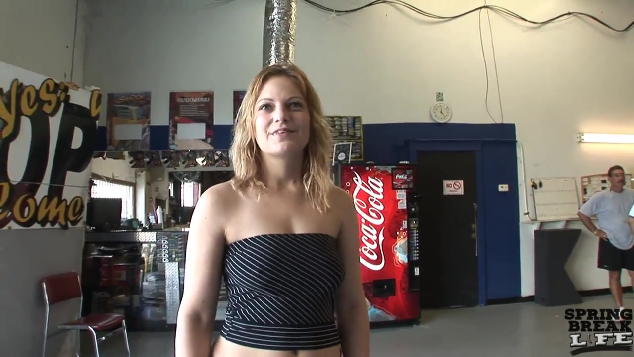Nice Girl Flashing on Campus and Around Town then Masturbating in Limo - SpringbreakLife