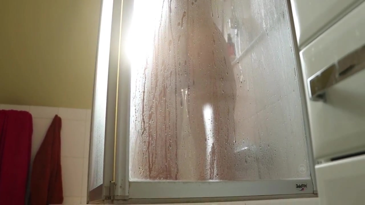 Sexy Redhead Beauty Rubs Herself With Coffee In The Shower