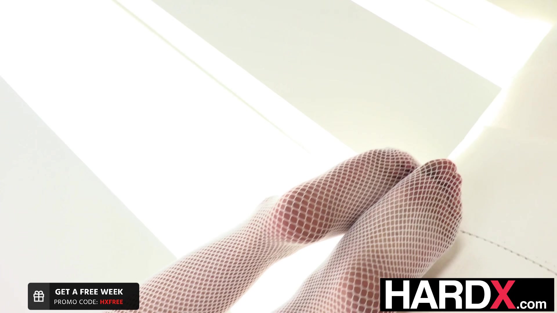 ***pop Sucking Slut Has All Holes Drilled By Massice Cock