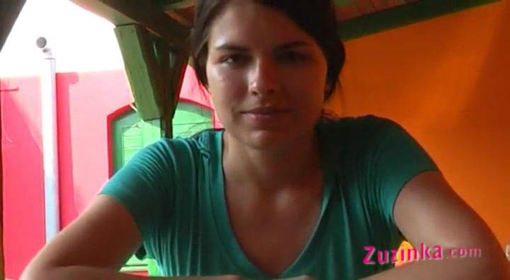 Amateur Zuzinka shows pussy in pizzeria