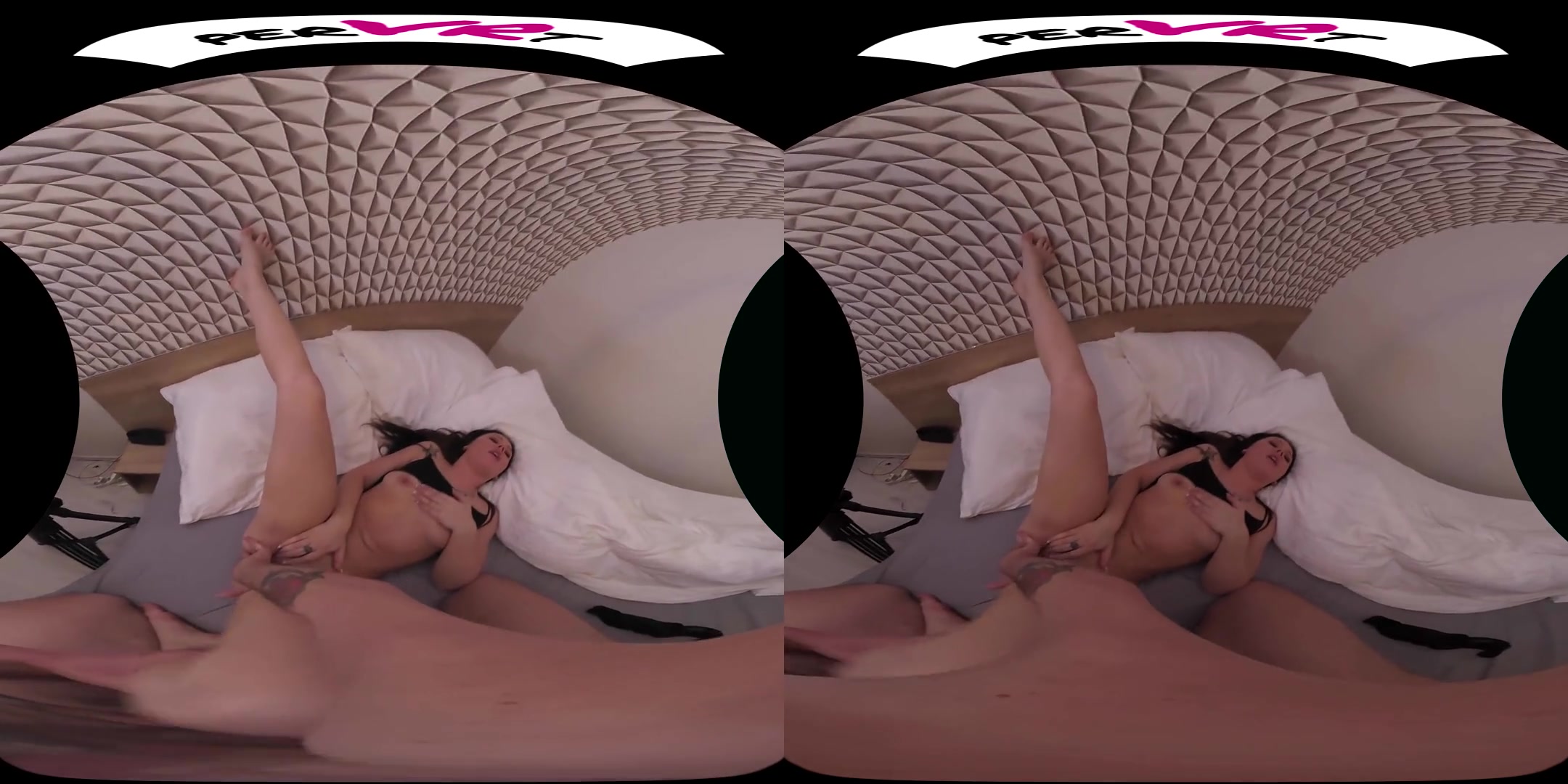 Angie Lee Lynx in Waking Up My GF - perVRt