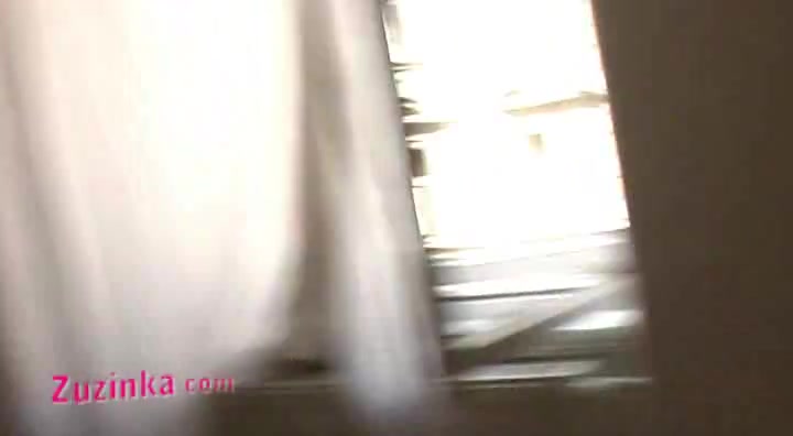 Amateur Zuzinka fucks in threesome