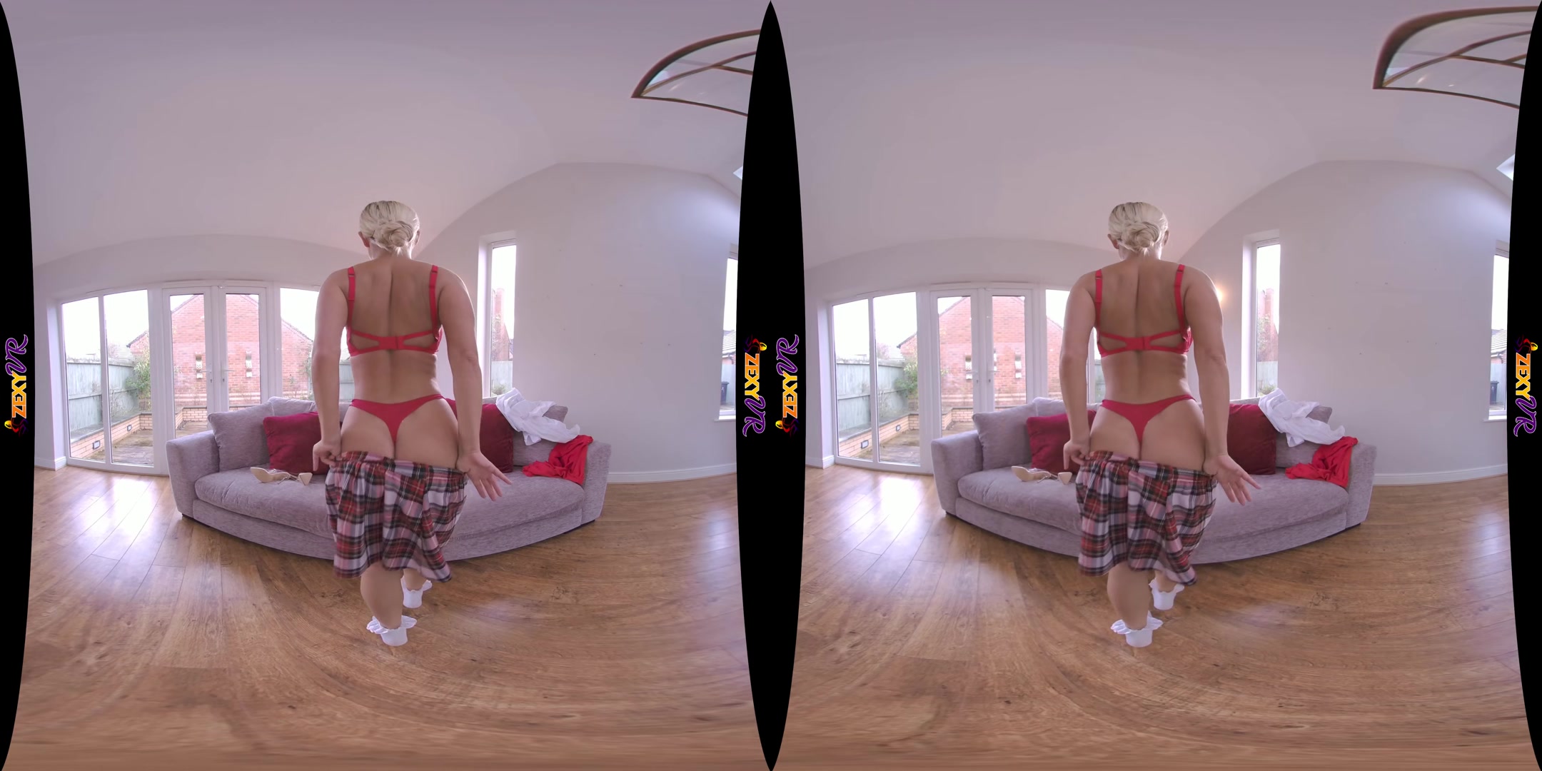 Under My Skirt - ZexyVR