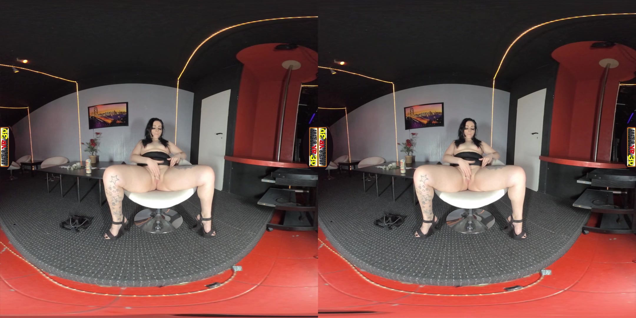 Lucy - Best Young Milf Around - AmateurVR3D