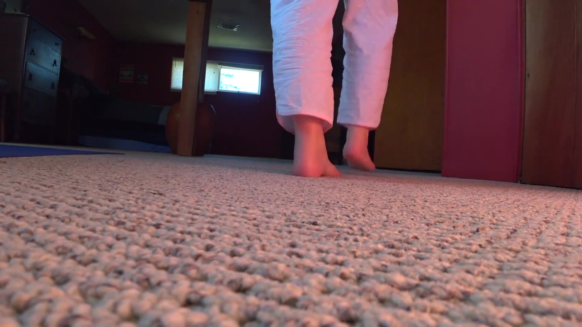 Sensual Bare Foot Worship - CougarBabeJolee
