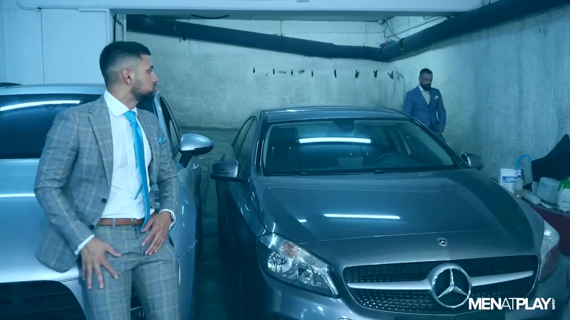 Garage-Fornication - MENatPLAY