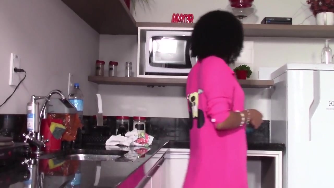 Joseph Britadeira And Bombom D4 - Minha Pia Entupiu Chamei Manutencao E Acabei Dando Bem Gostoso E Sentando No Pau Dele Rebolando. 10 Min