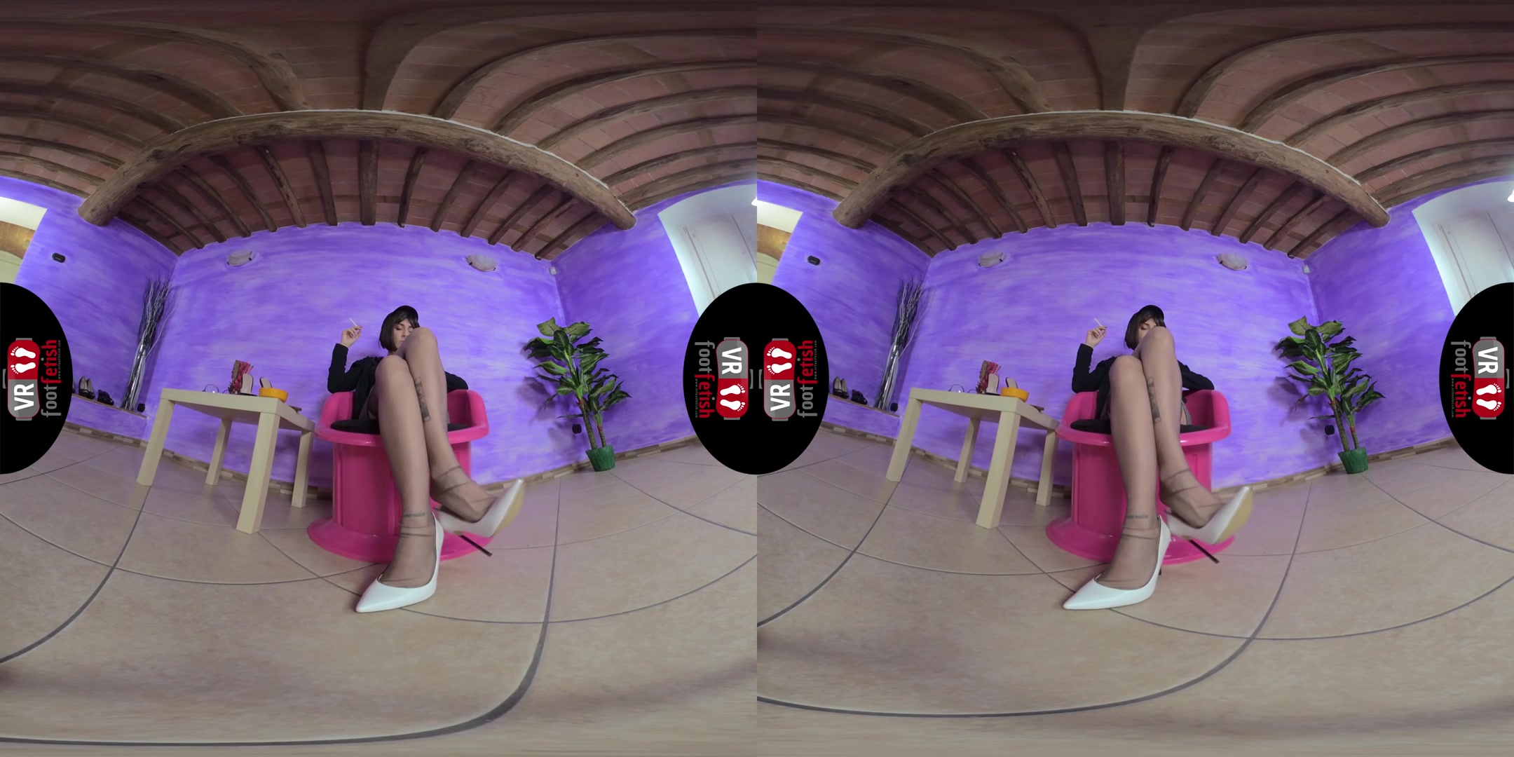 Gorgeous Aradia Takes Off Her Stockings And Oils Up Her Fabulous Feet - VRFootFetish