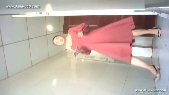 chinese girls go to toilet.116