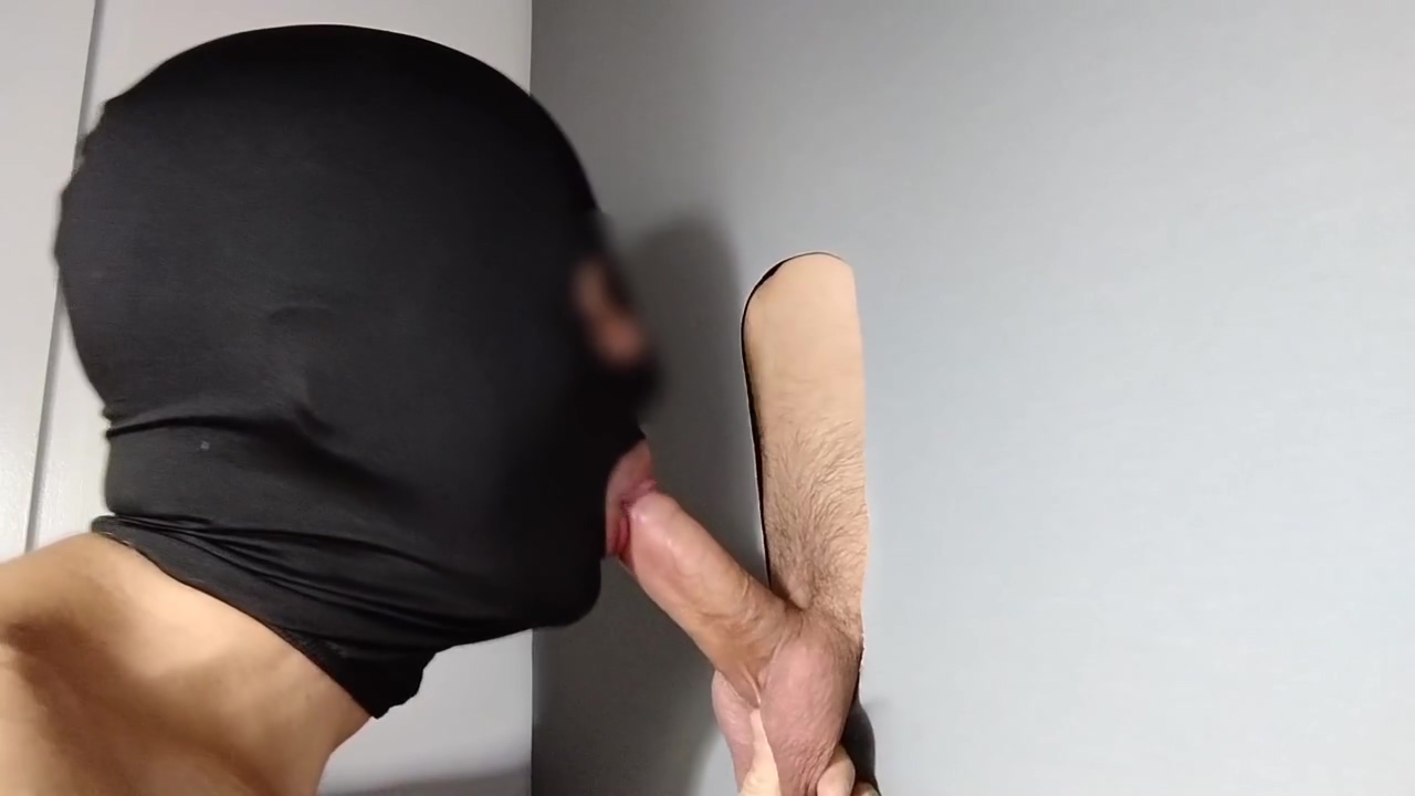 Boy From Vallecas Town In Madrid With Precum Comes To The Gloryhole Excessive Cum In Mouth
